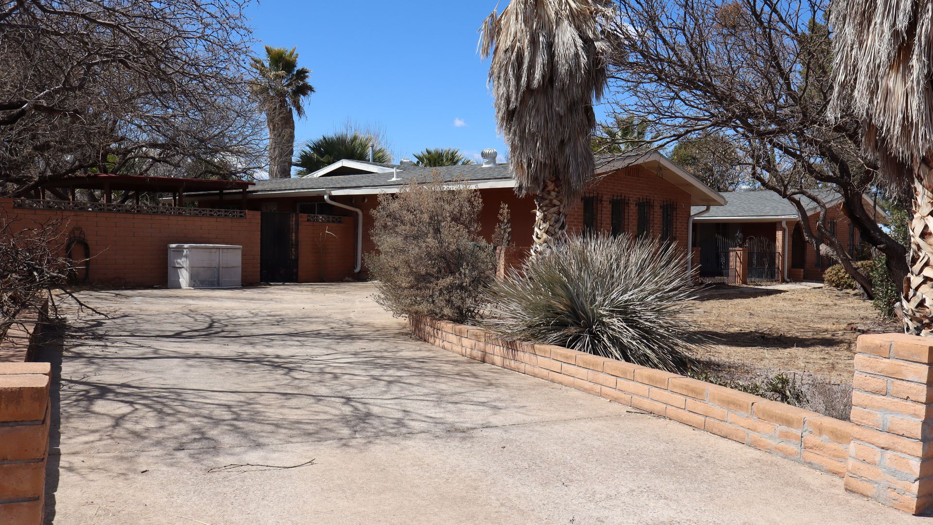 Sierra Vista House: 1810 Town & Country