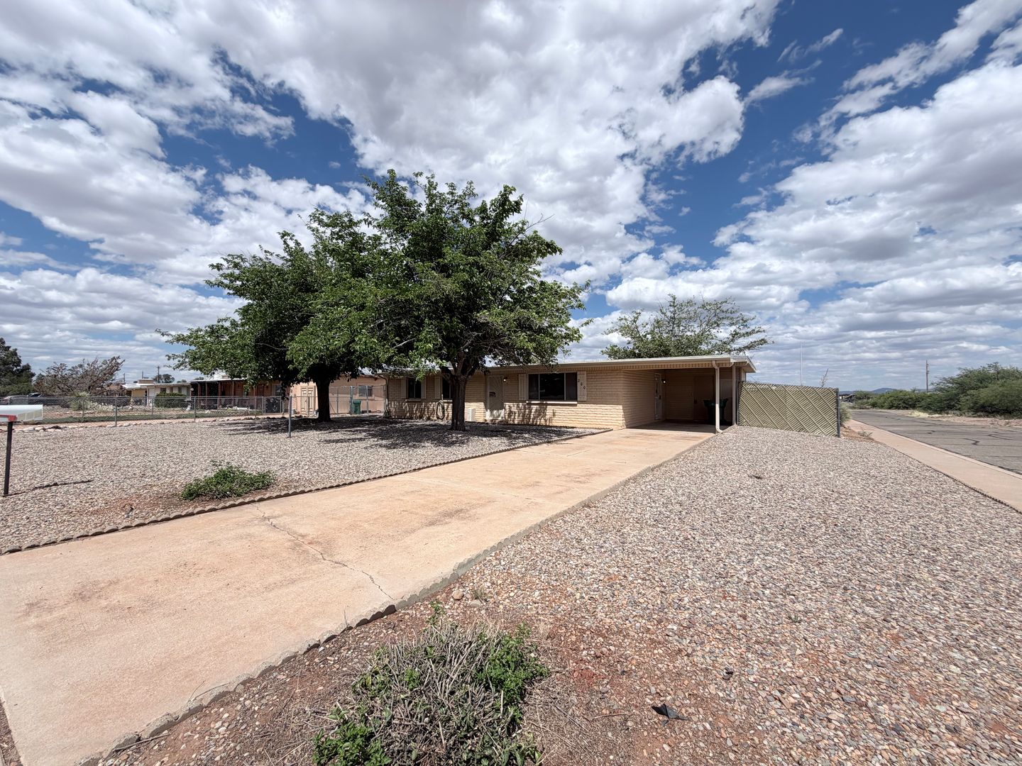 Huachuca City House: 200 Dragoon Street