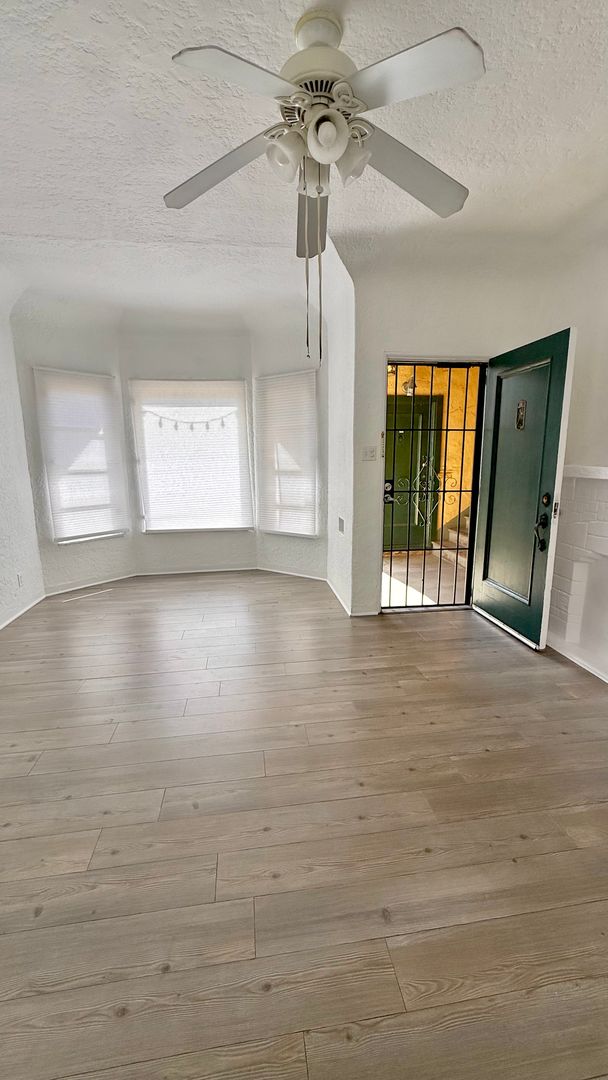 Los Angeles Apartment: 538 N Sycamore Avenue