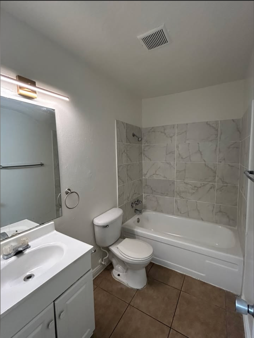 Las Vegas Apartment: 3791 Hazelwood St