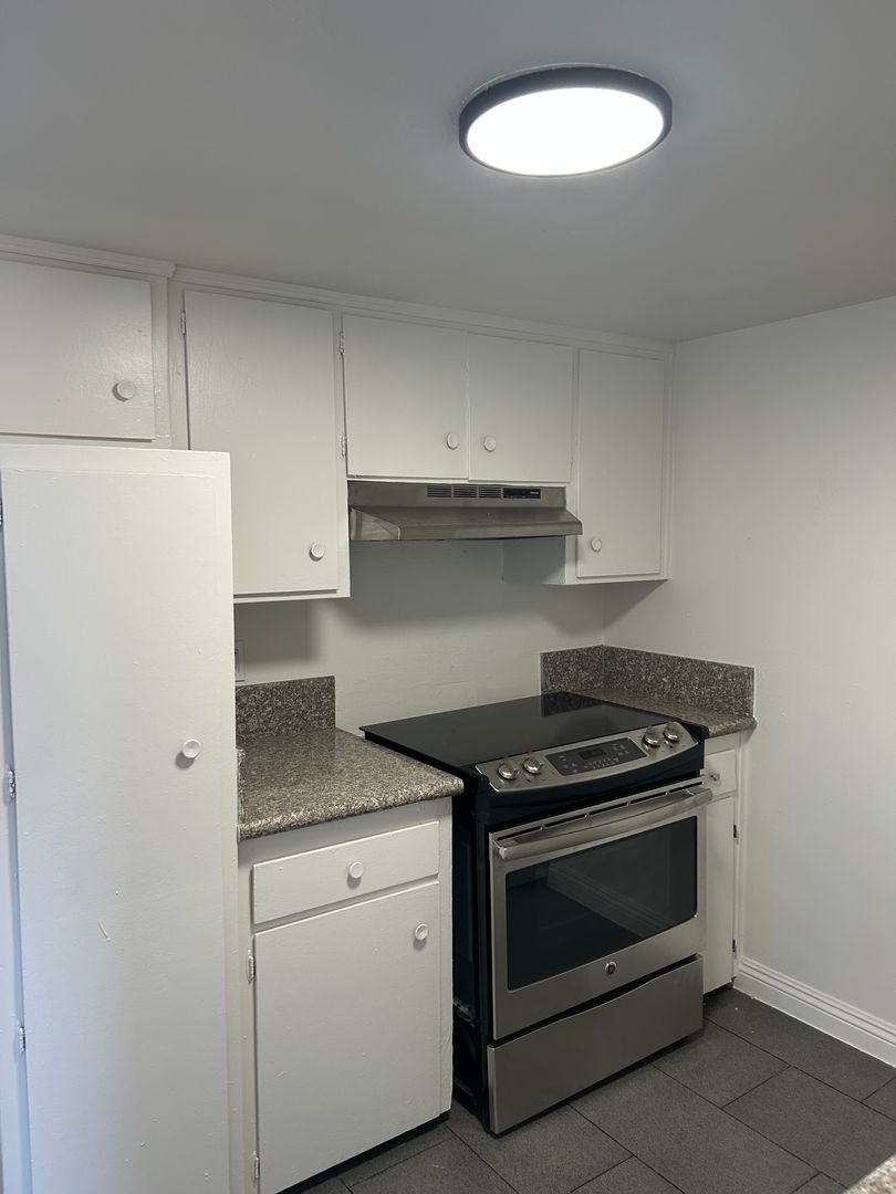 Las Vegas Apartment: 3840 Hazelwood St