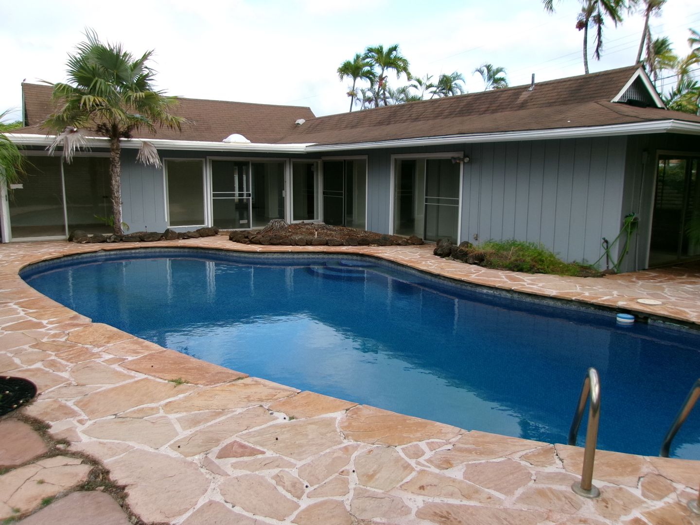 Kailua House: 580 N. Kalaheo Ave.