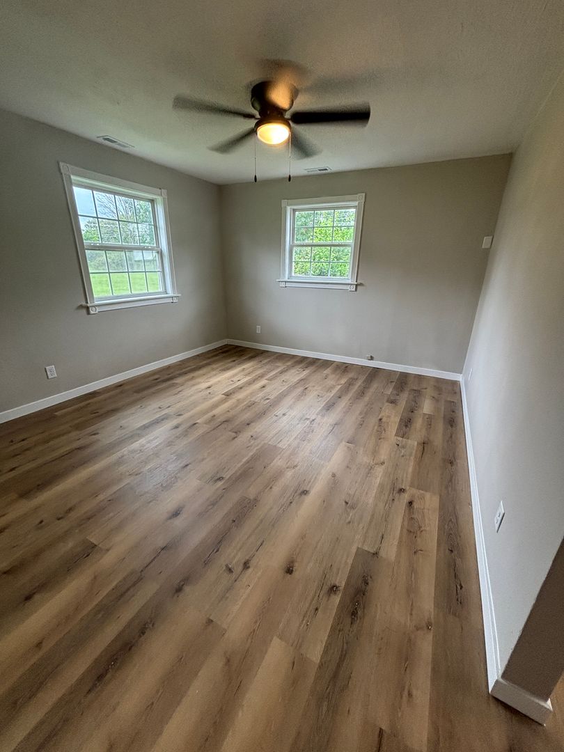Marshfield Multiplex: 97 Timbers Way Unit B