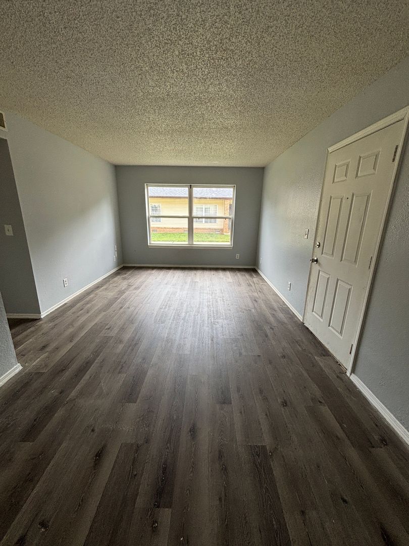 Branson Apartment: 1450 Herschend Lane