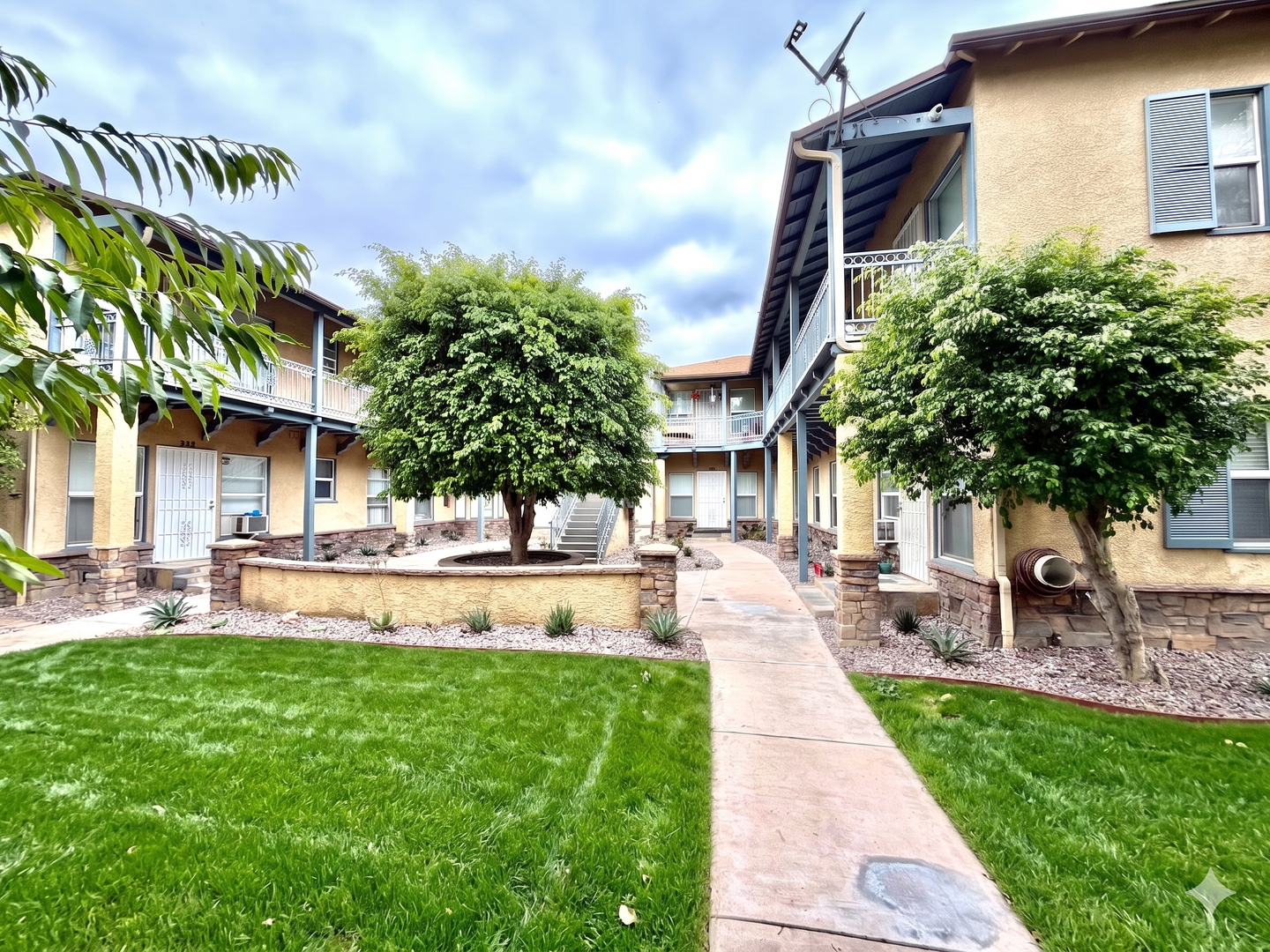 Santa Ana Apartment: 202 E Walnut St