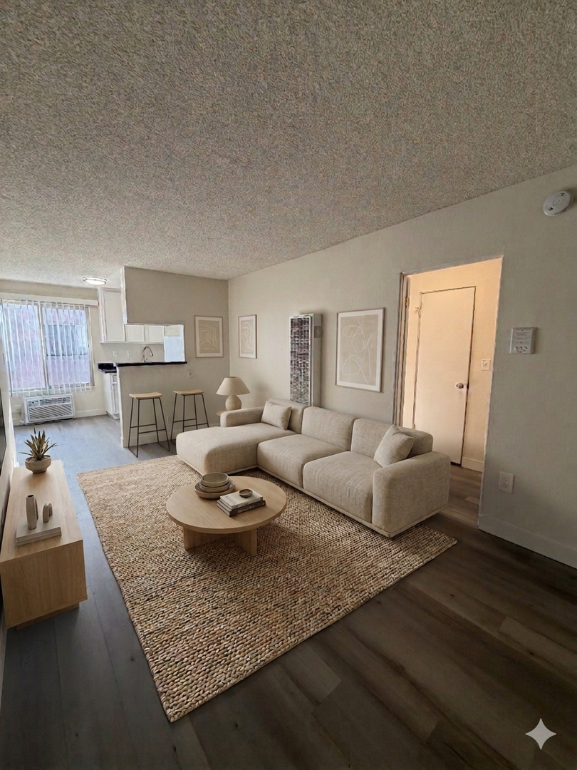 N Hollywood Apartment: 11434 Calvert St