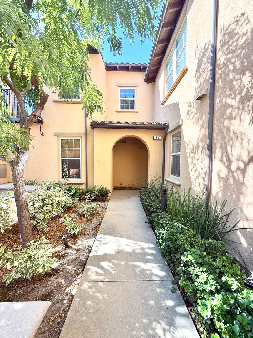 Irvine House: 55 Cienega