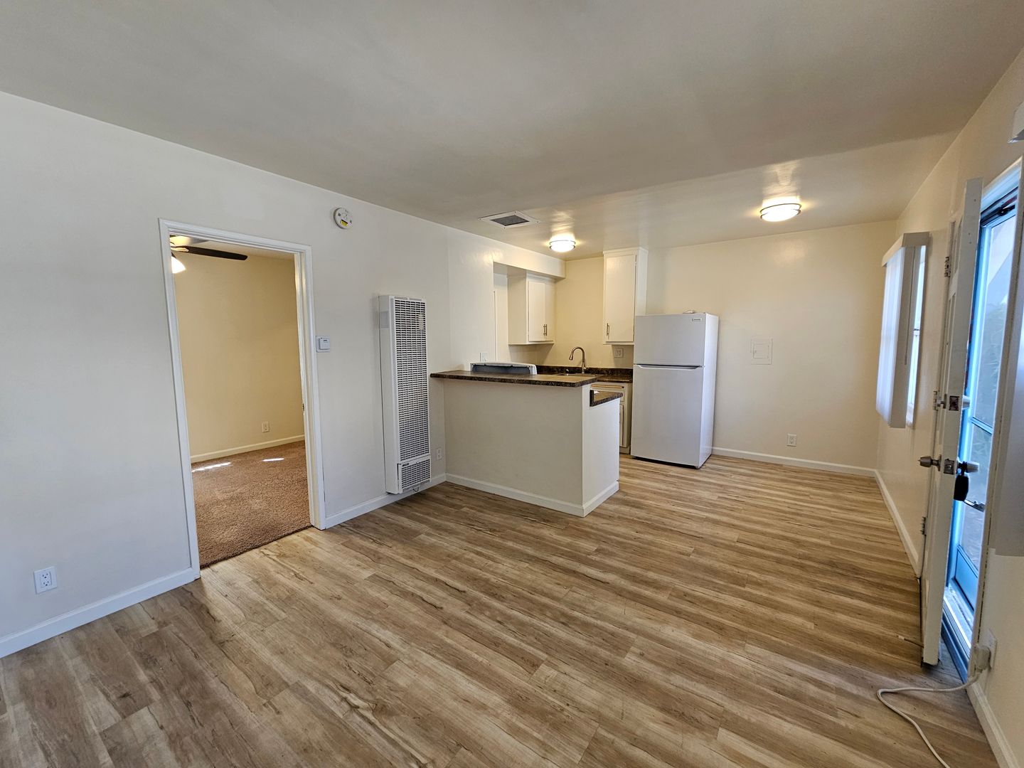 Canoga Park Apartment: 7240 Alabama Ave