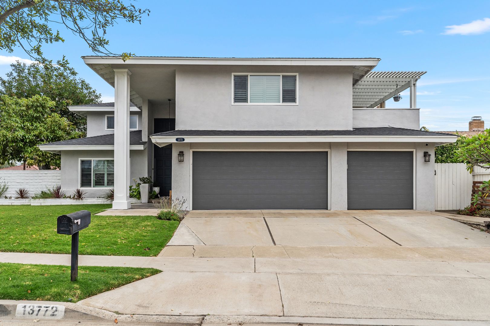 Tustin House: 13772 Ridgecrest Cir