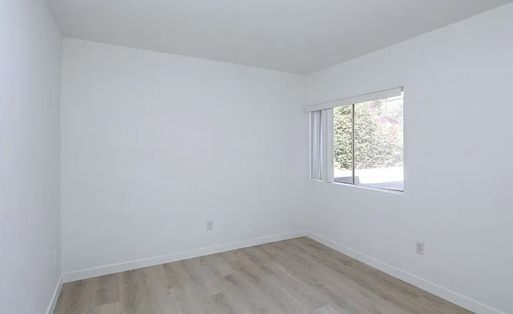 Tujunga Apartment: 10231 Pinewood Ave