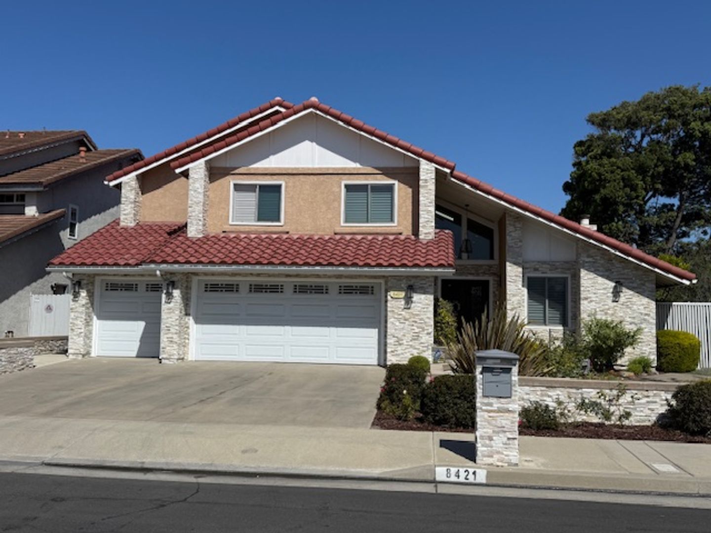 Huntington Beach House: 8421 Seaport Dr