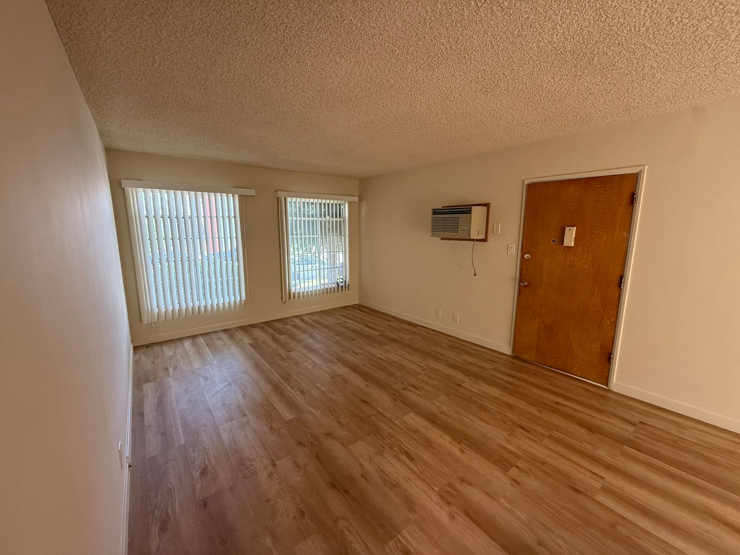 Glendale Apartment: 1133 Spazier Ave