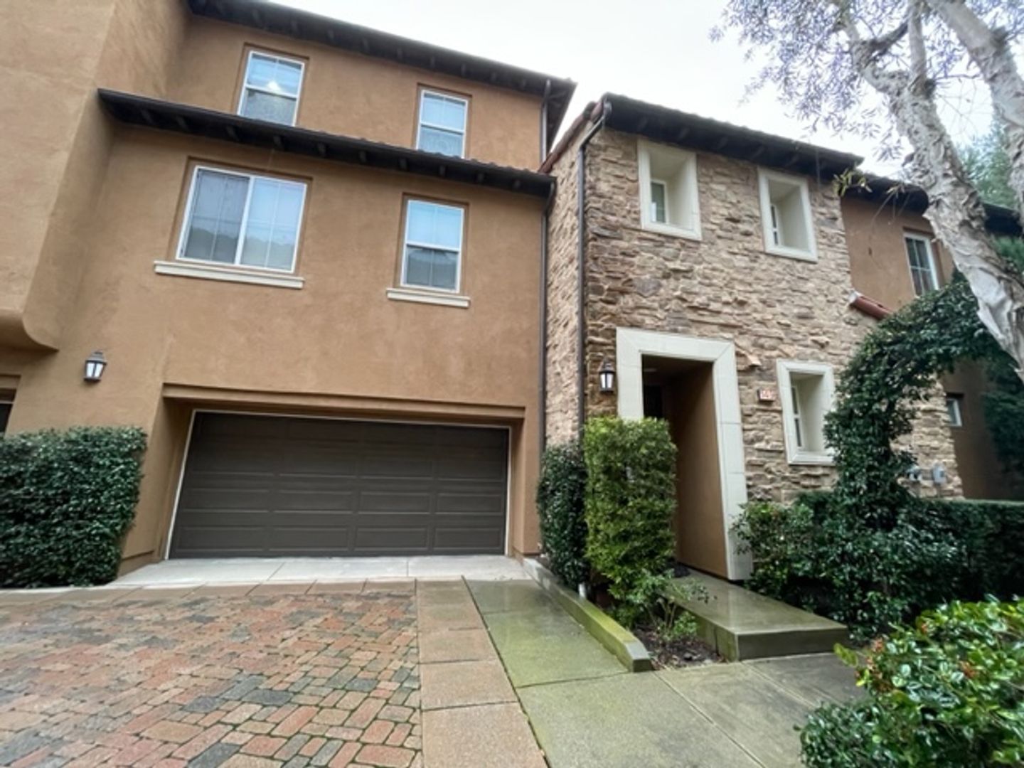 Irvine House: 149 Roadrunner