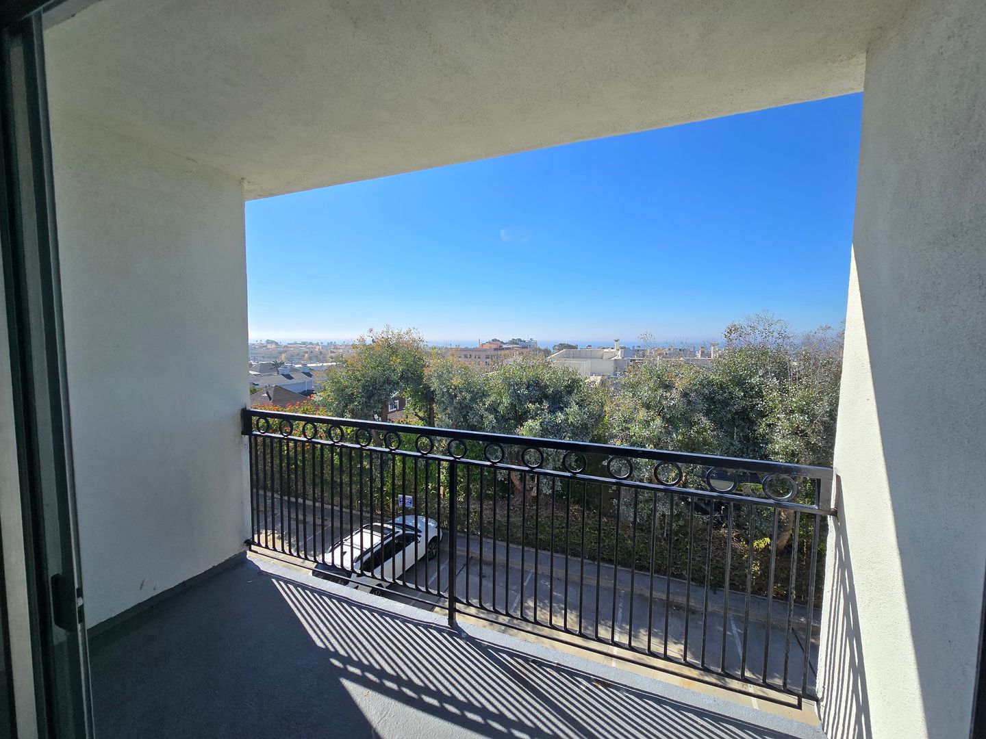 Santa Monica Apartment: 2928 4th St
