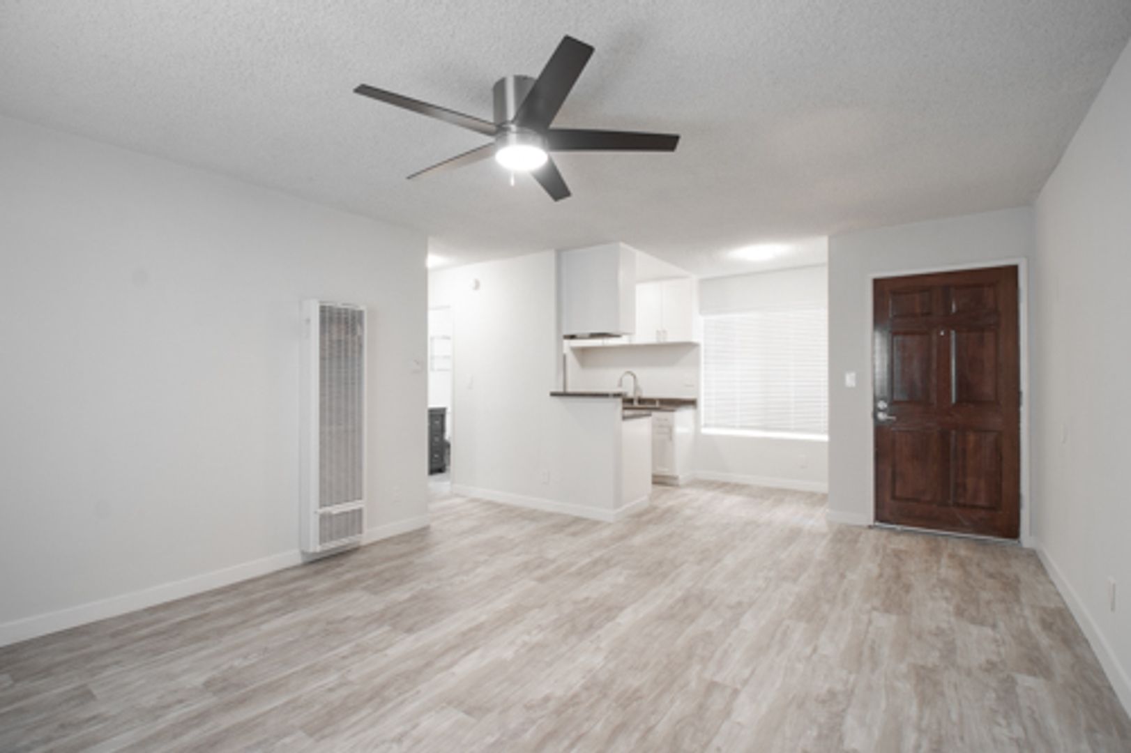 Santa Monica Apartment: 2828 3rd St