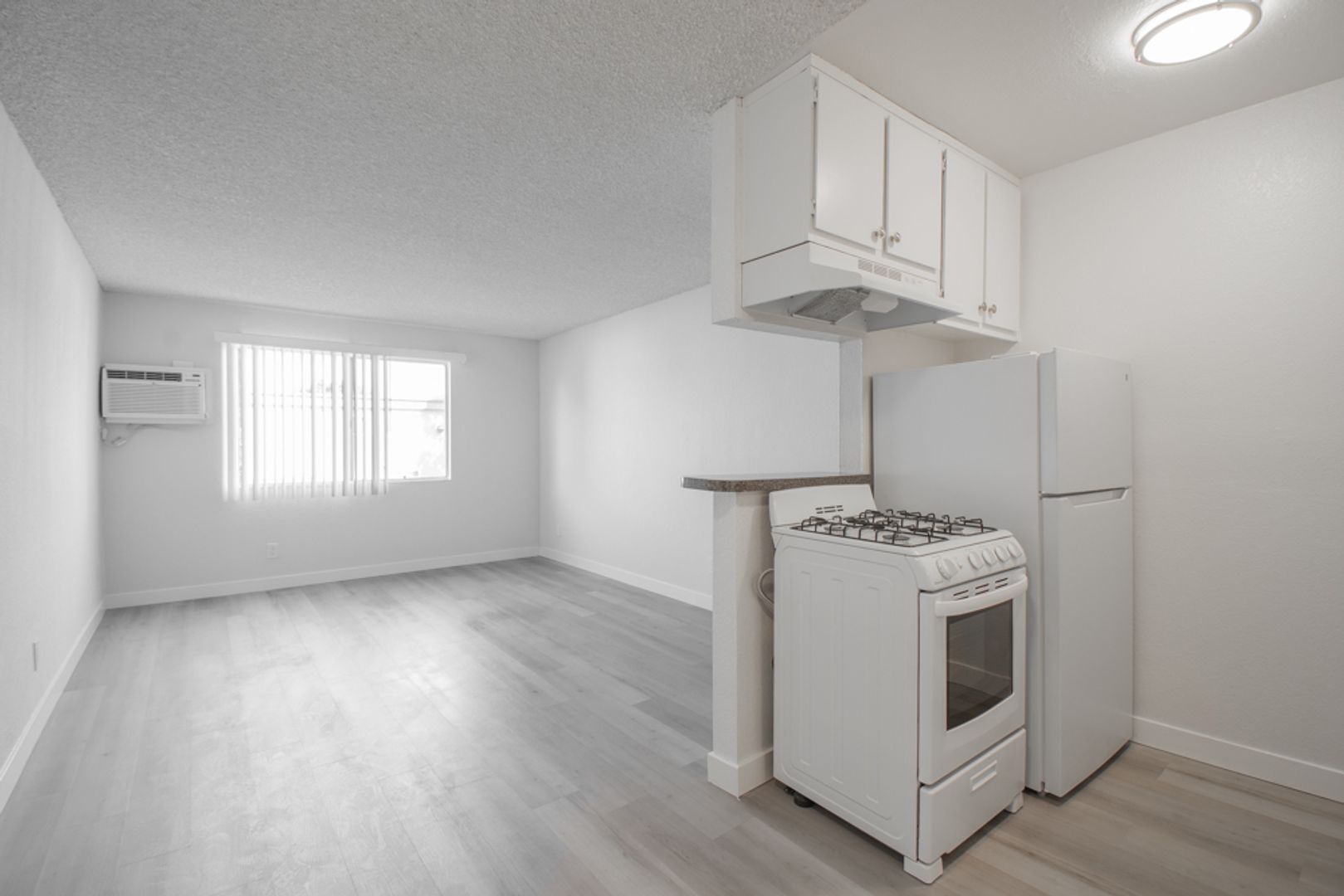 Panorama City Apartment: 9216 Van Nuys Blvd
