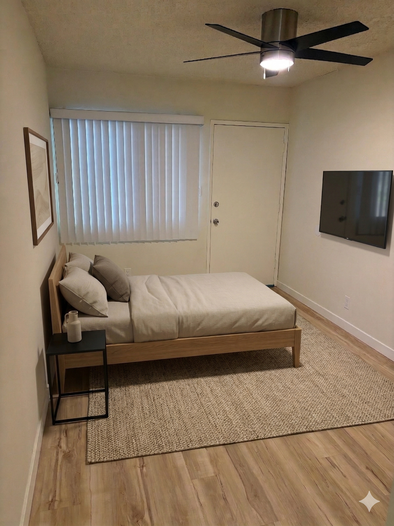 Los Angeles Apartment: 10300 National Blvd