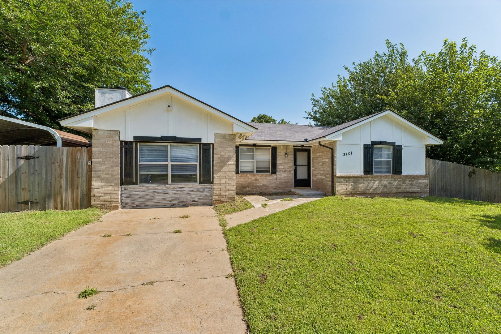 Edmond House: 3401 E Noble Dr