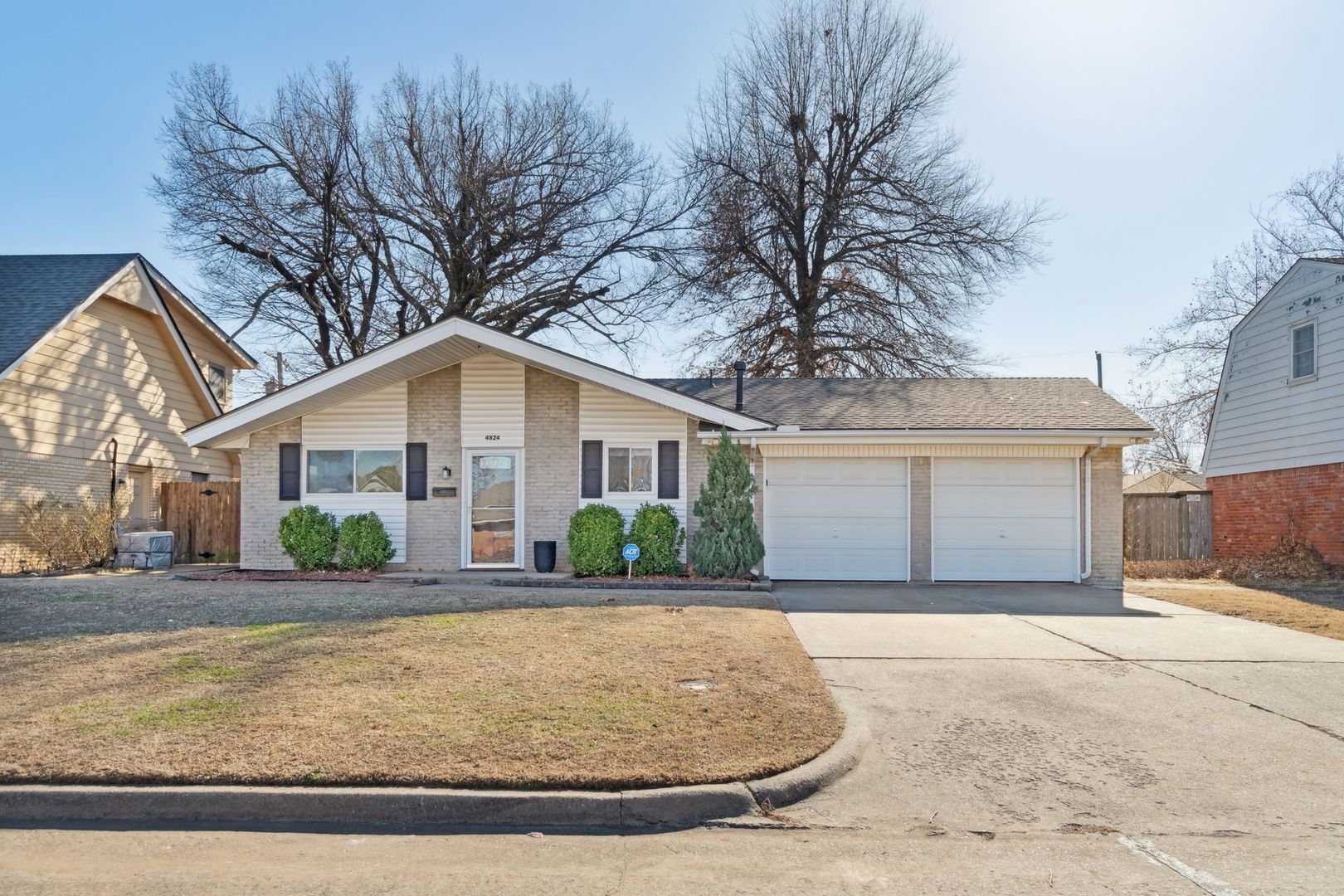 Del City House: 4824 Elmview Dr,