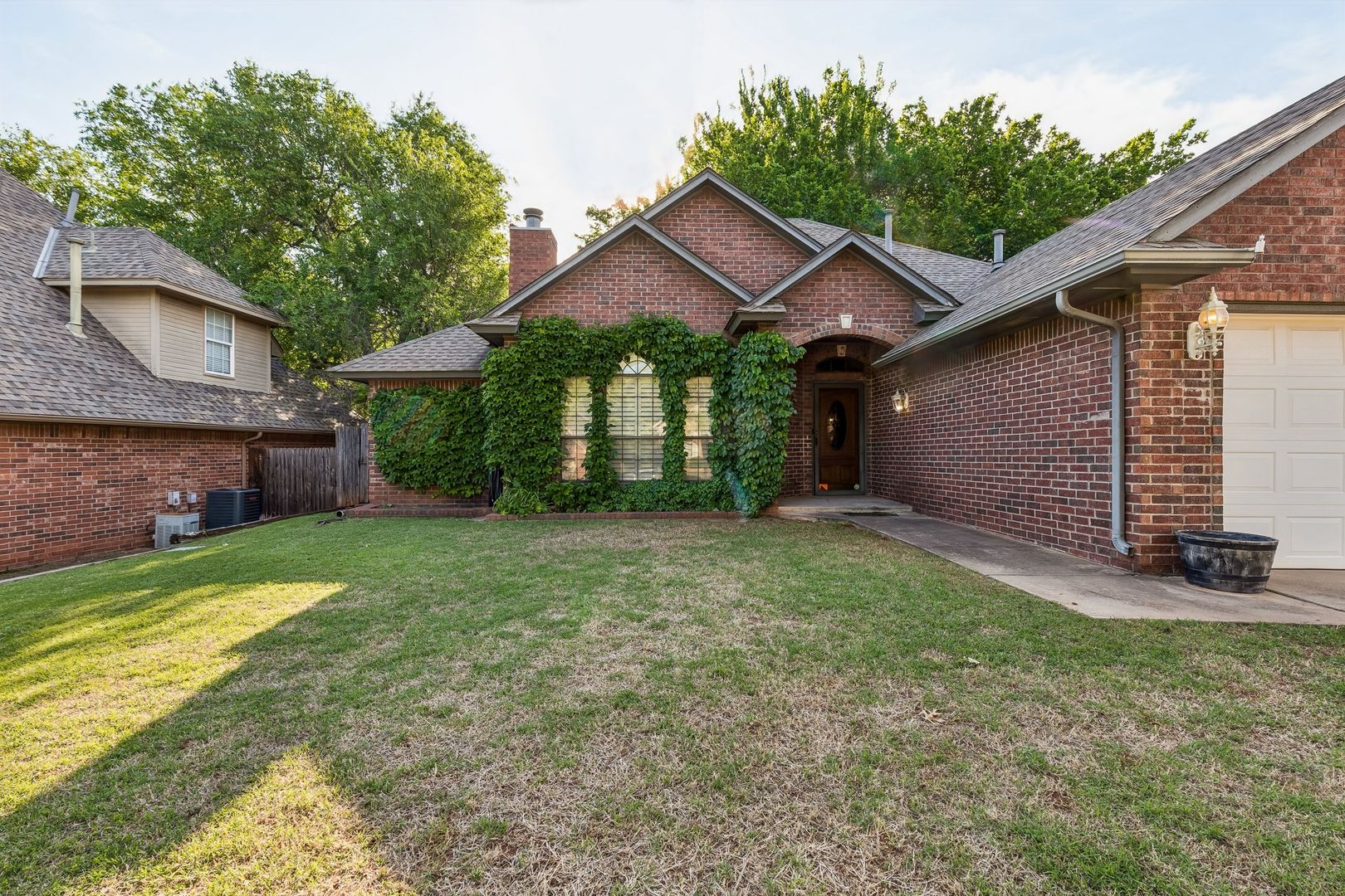Edmond House: 1820 Chelsea Dr