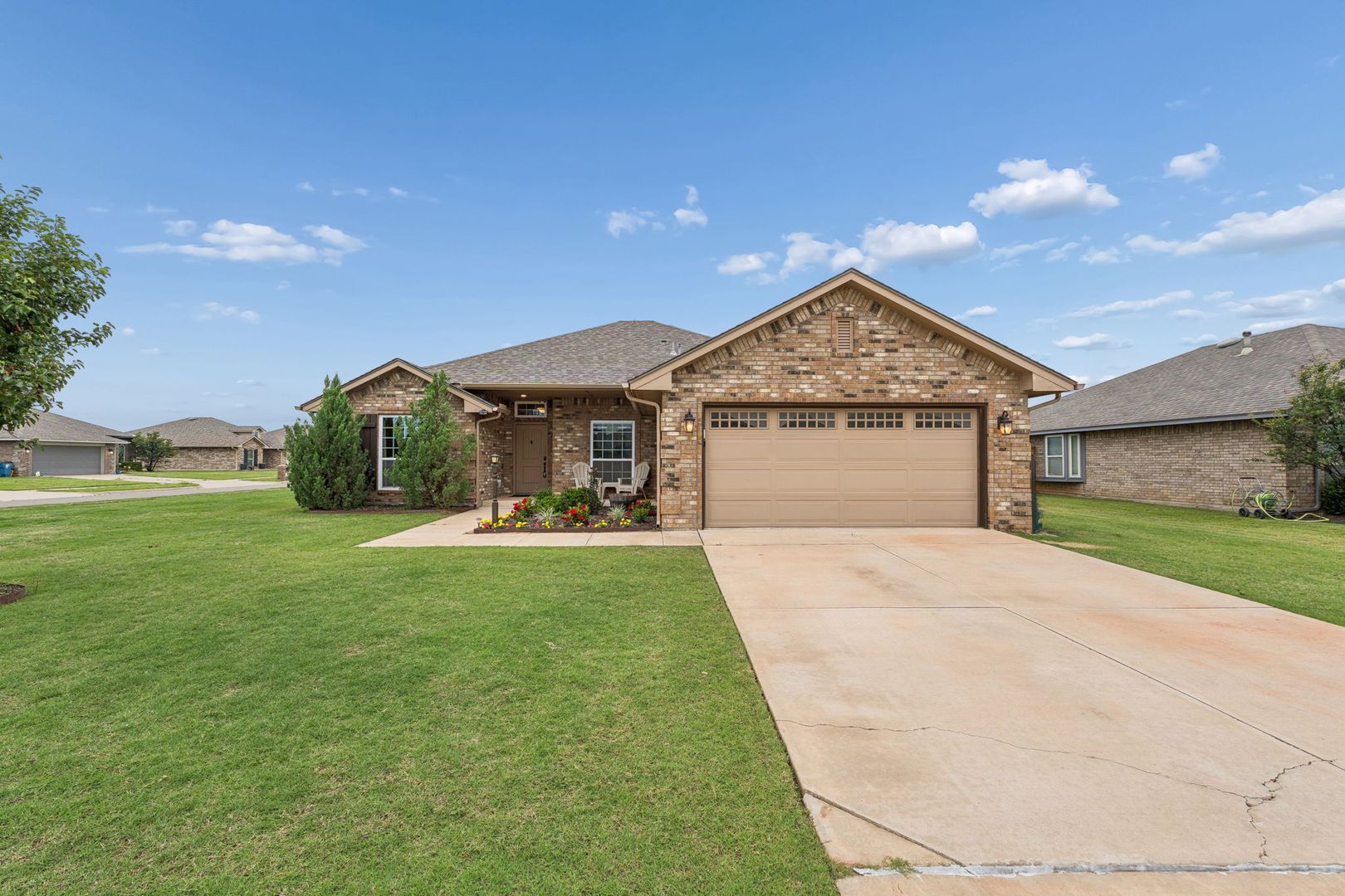 Newcastle House: 1751 Lexington Ct