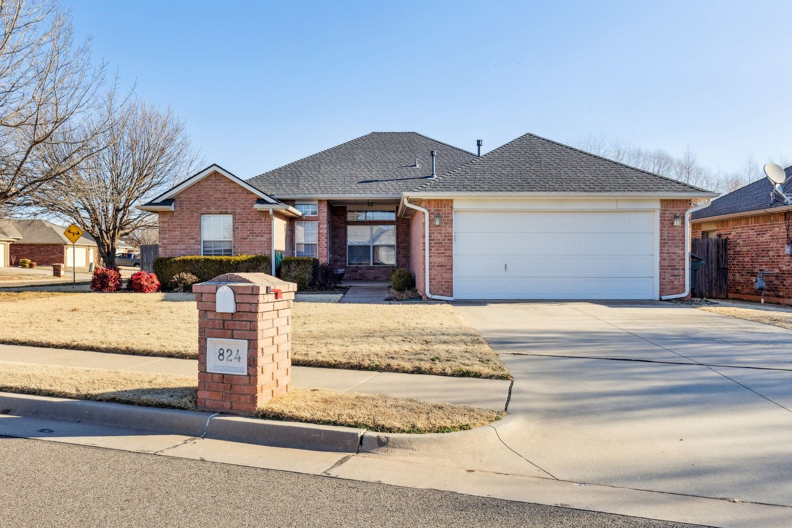 Edmond House: 824 Hunter Pl