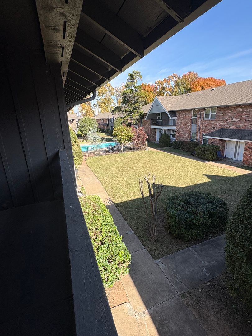 Tulsa Apartment: 3853 S. Riverside Drive