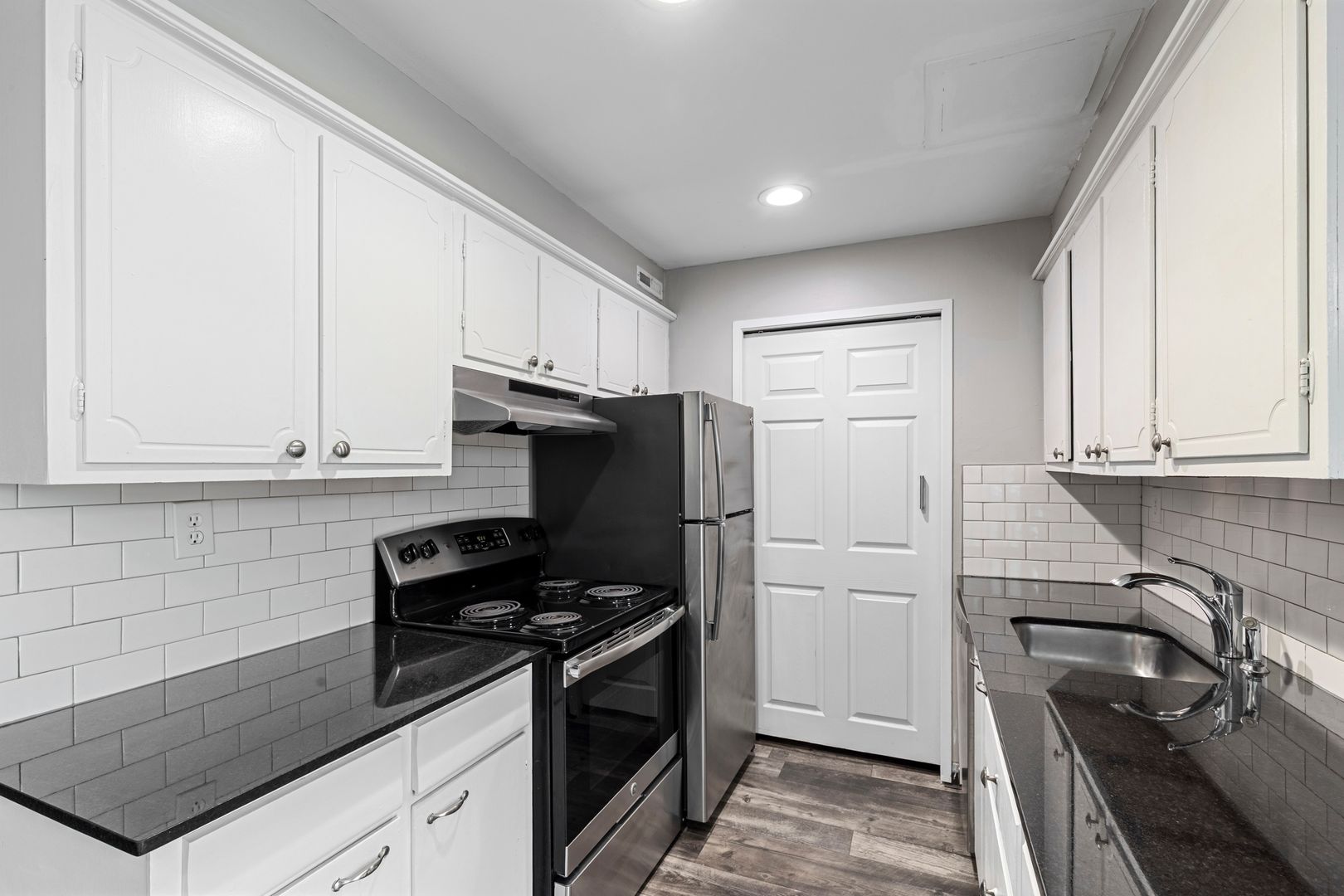 Tulsa Apartment: 3853 S. Riverside Drive