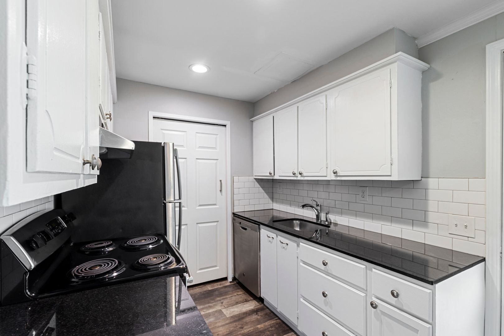 Tulsa Apartment: 3853 S. Riverside Drive