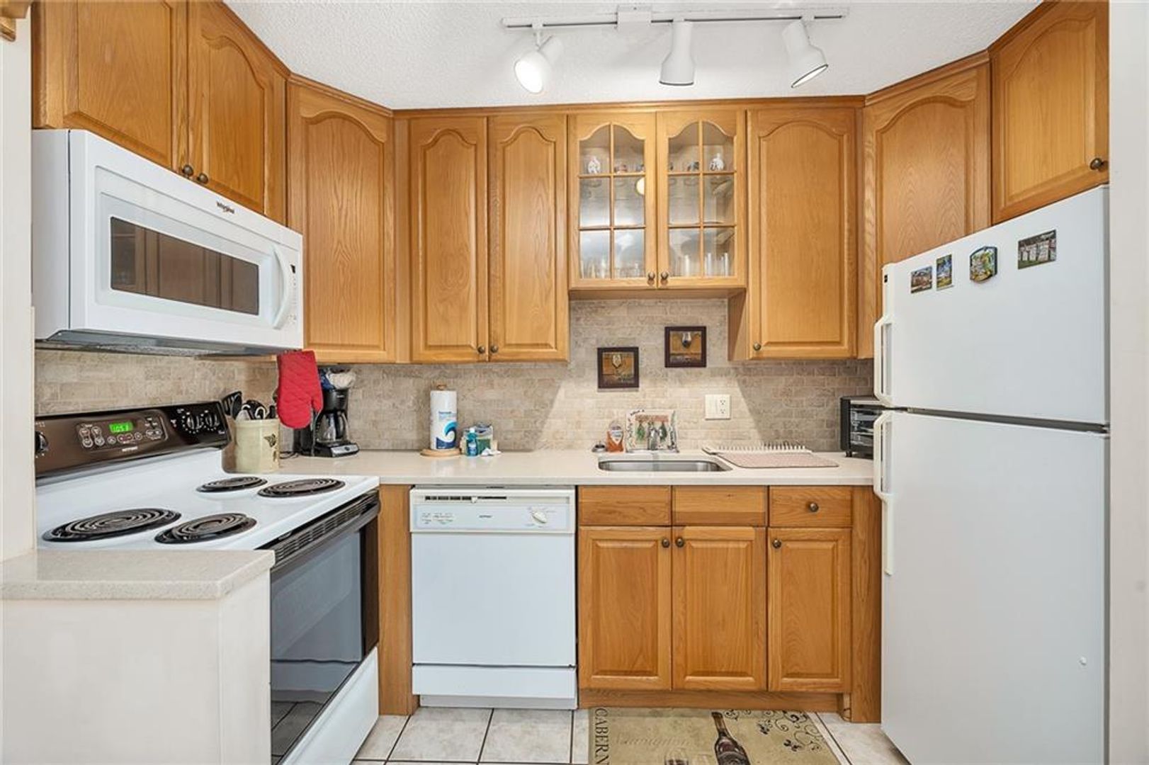 Saint Simons Island Townhome: 1500 Demere Rd F6 - Sandy and Bruce Scott