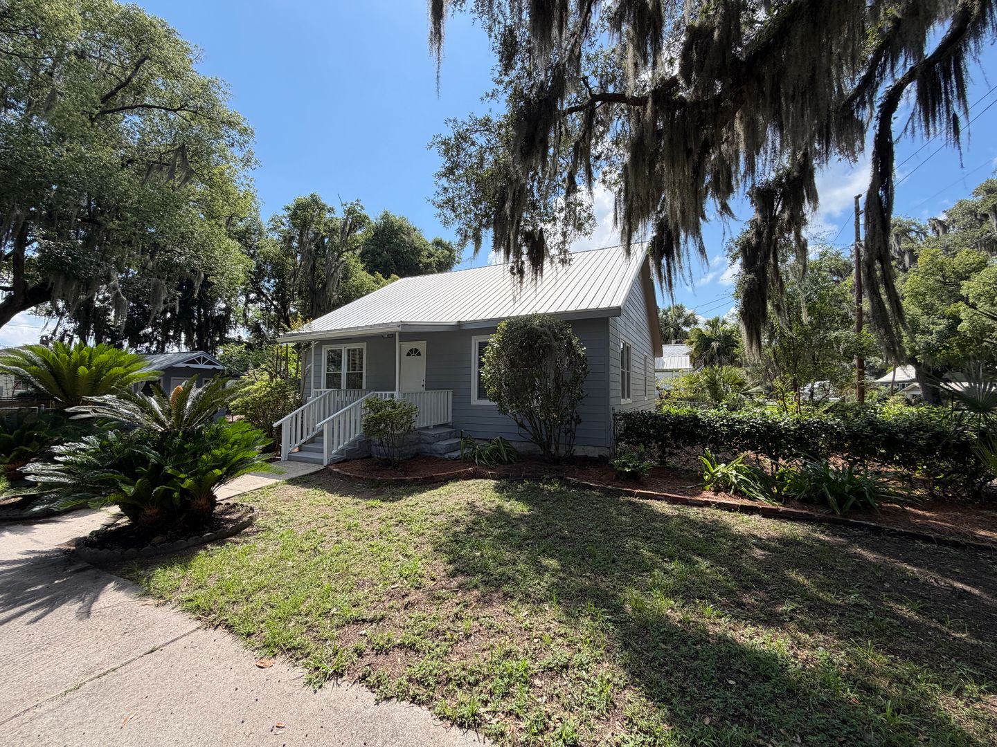 Darien House: 107 Screven Street
