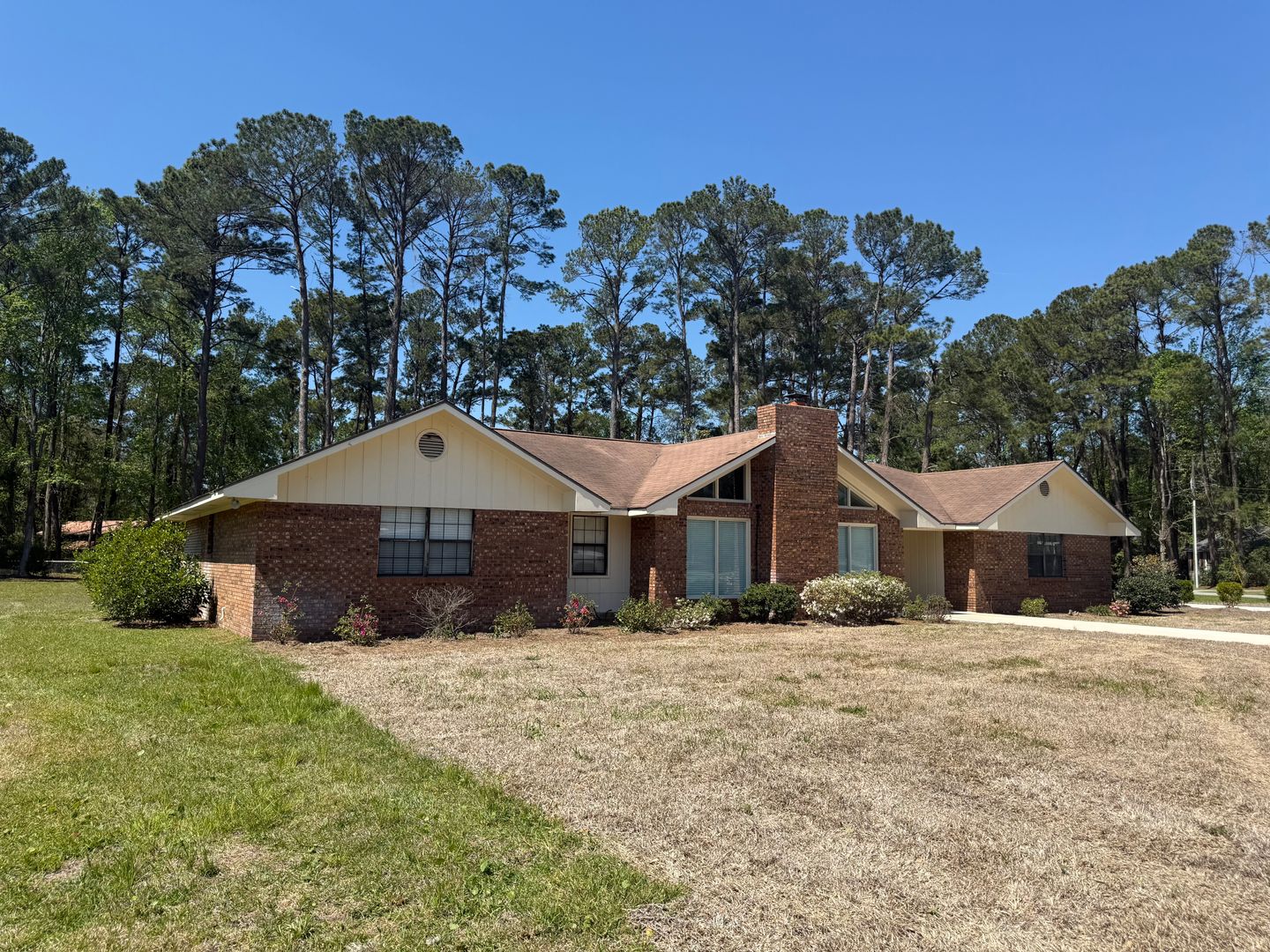 Brunswick House: 133 River Ridge Rd