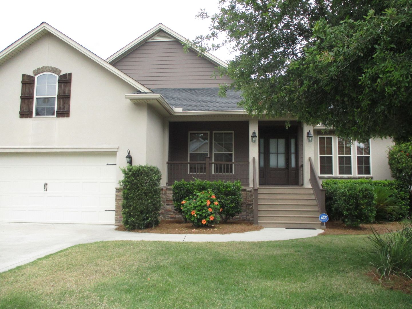 St. Simons Island House: 104 Shadow Wood Bend