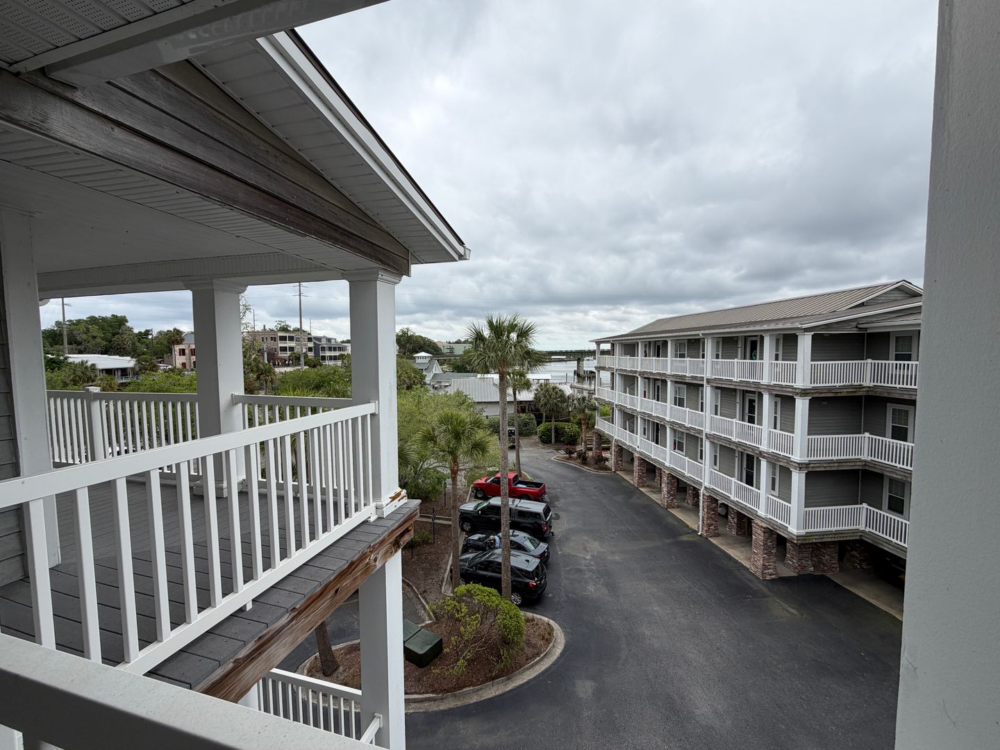 Darien Condo: 91 Screven Street