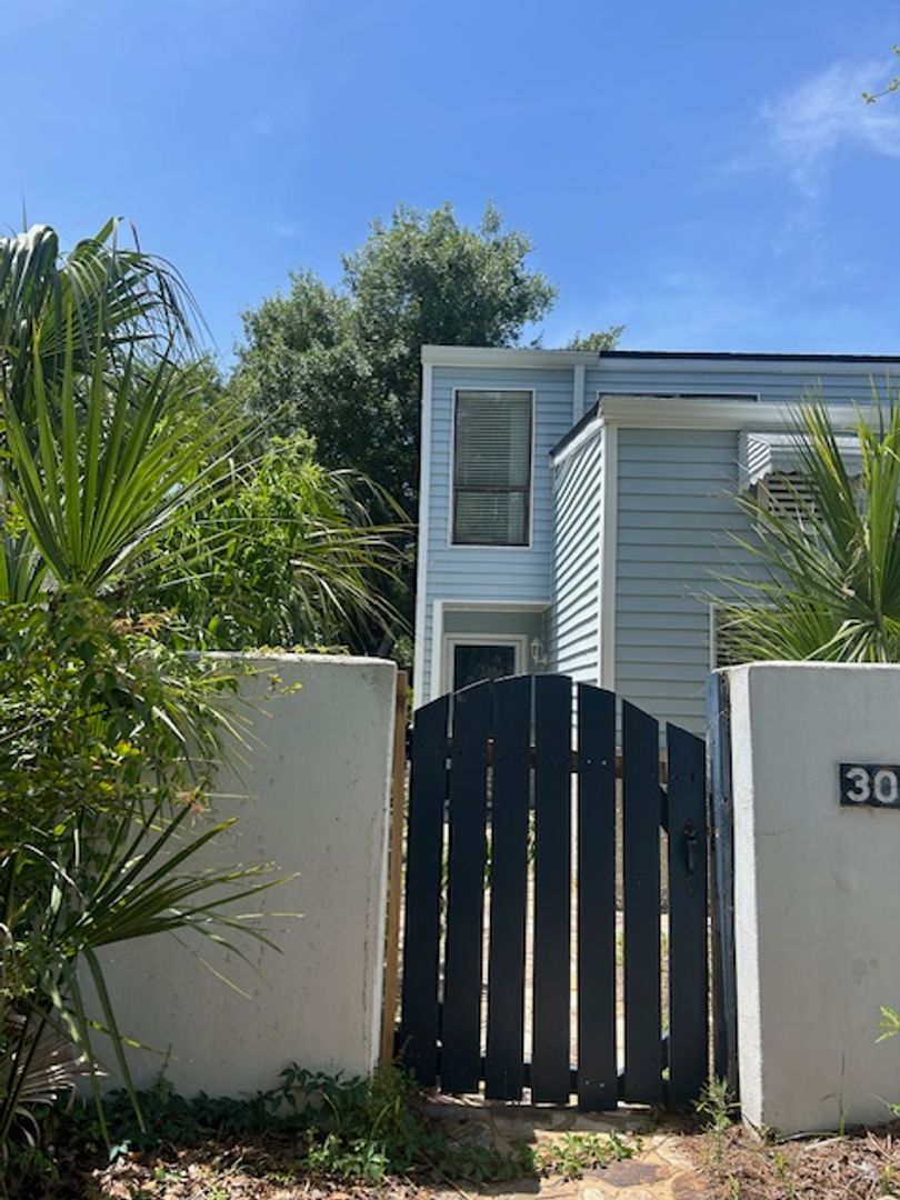 St. Simons Island House: 309 Maple Street