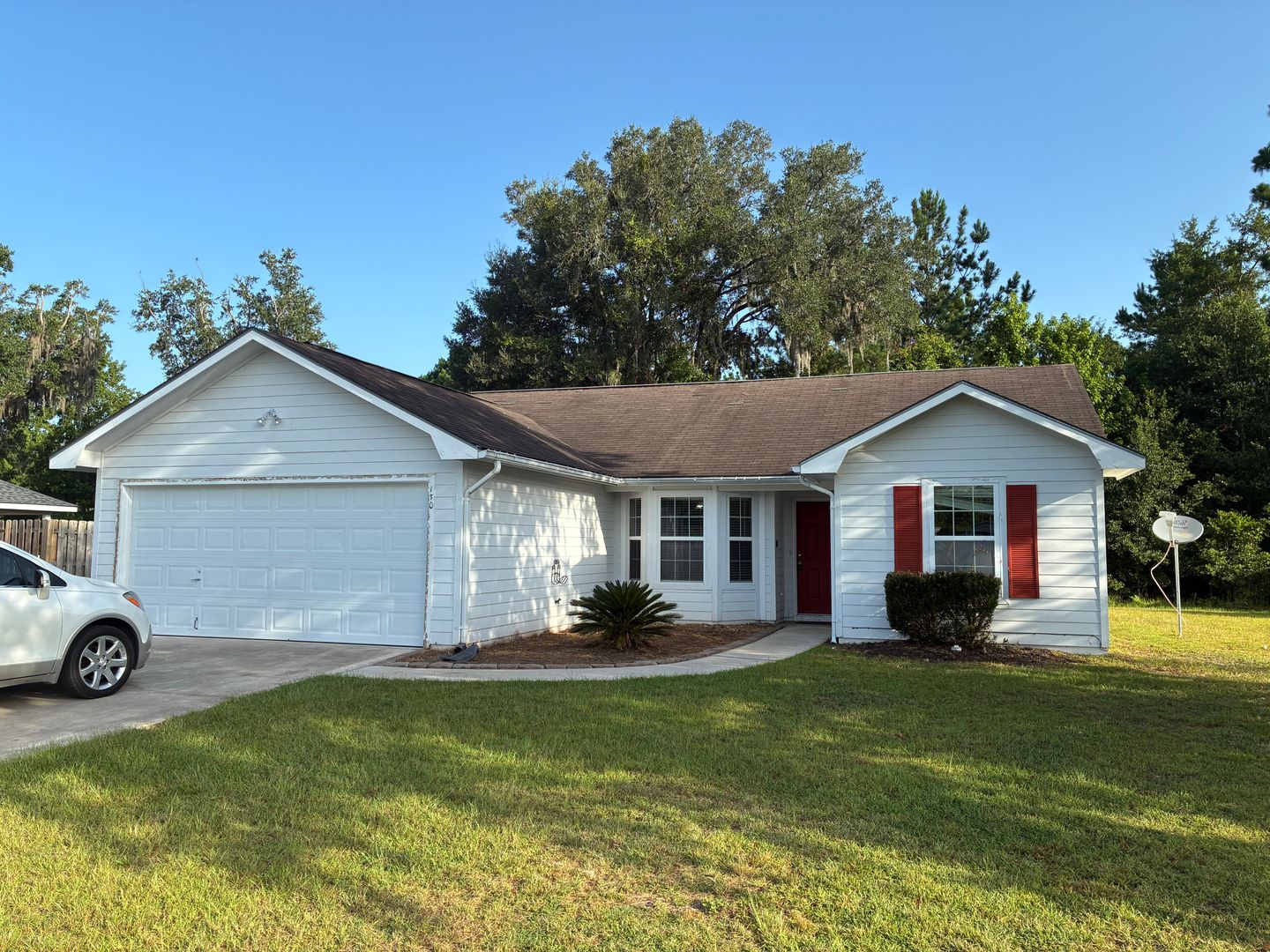 Kingsland House: 130 Lake Victoria Dr