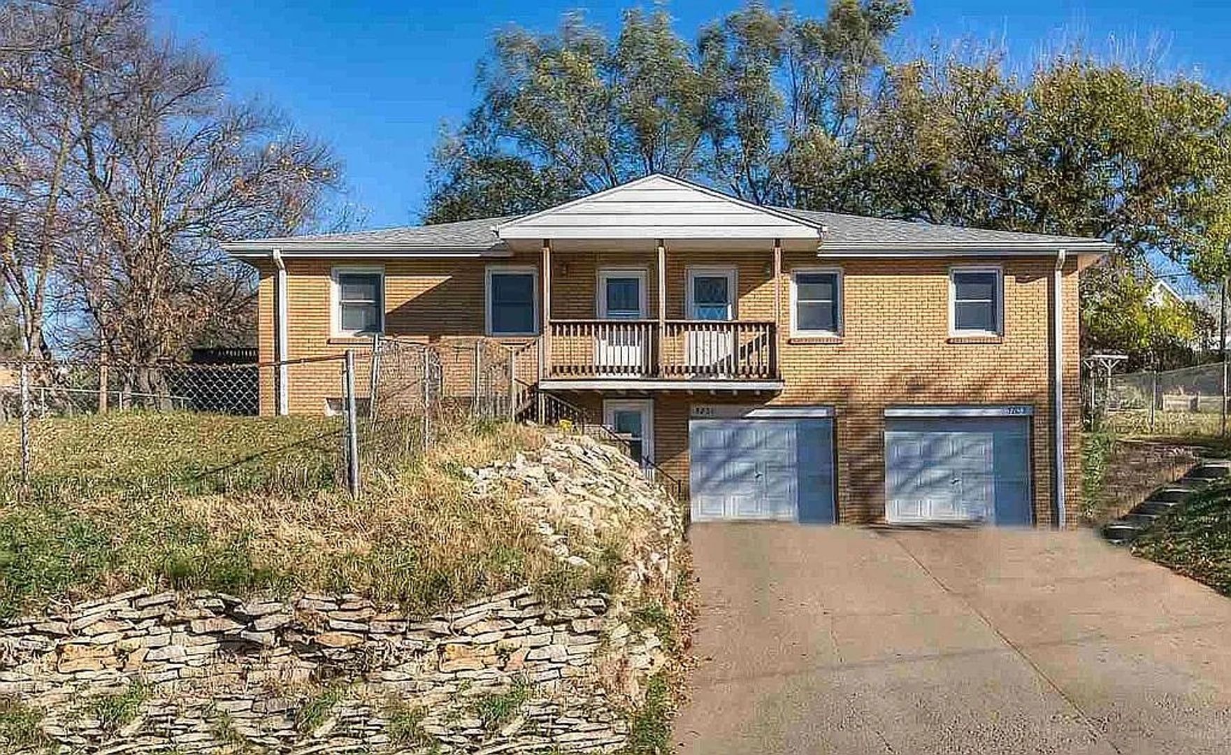Omaha House: 5801 S 50th St