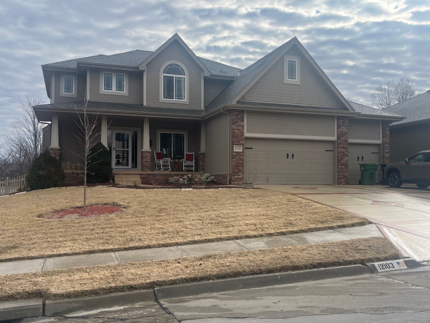 Papillion House: 12103 S 49th Ave.