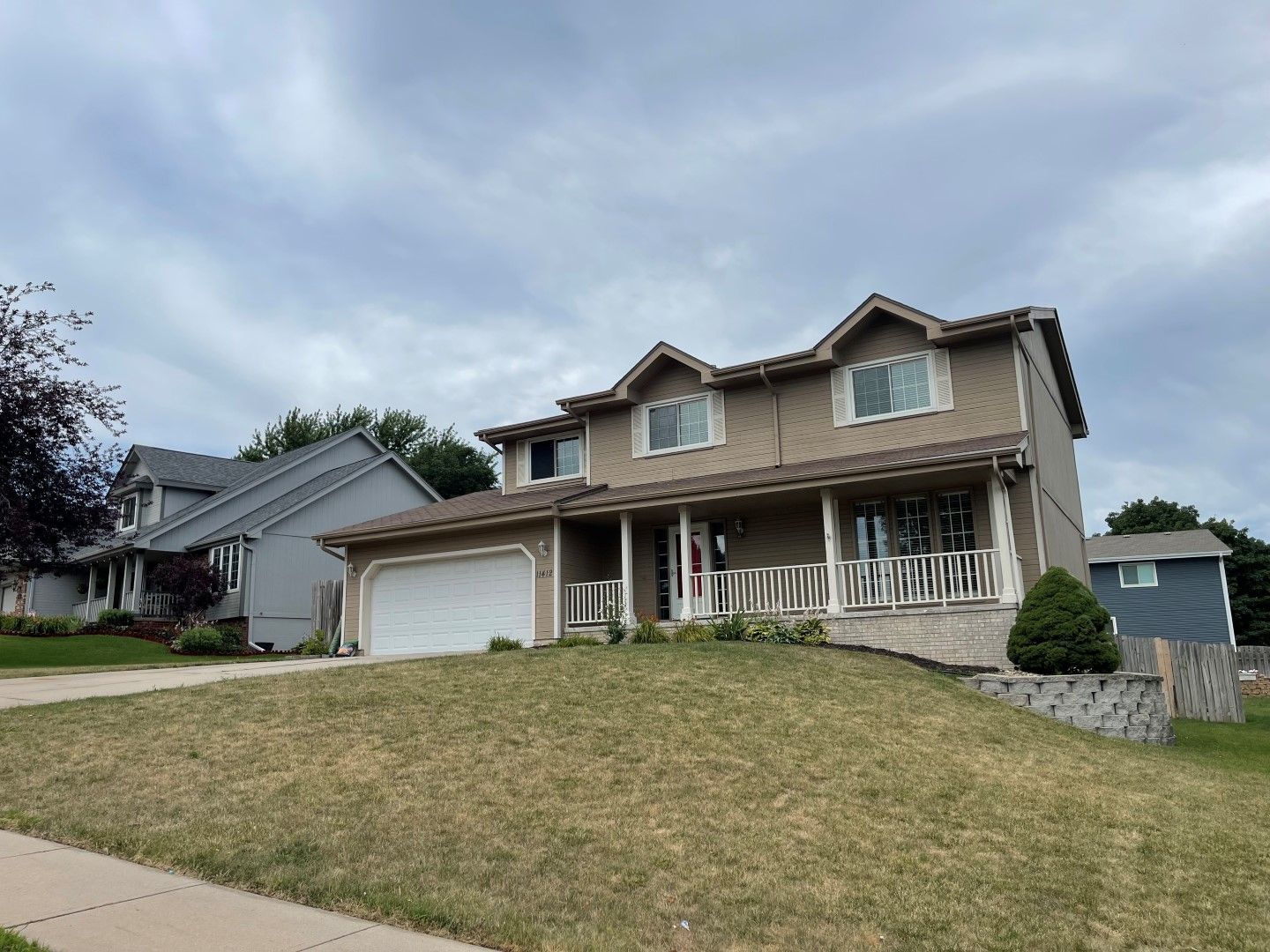 Bellevue House: 11412 S 43rd St
