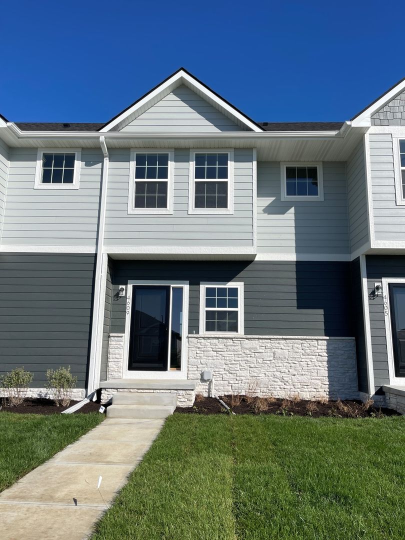 Papillion Townhome: 4609 Leawood Ct.