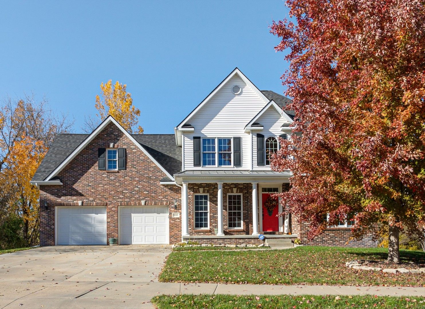 Papillion House: 5010 Lake Forest Dr