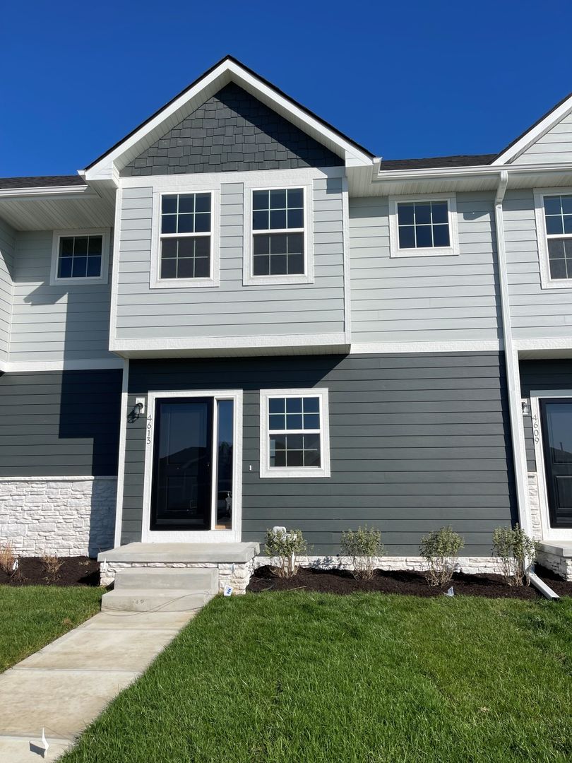 Papillion Townhome: 4613 Leawood Ct.