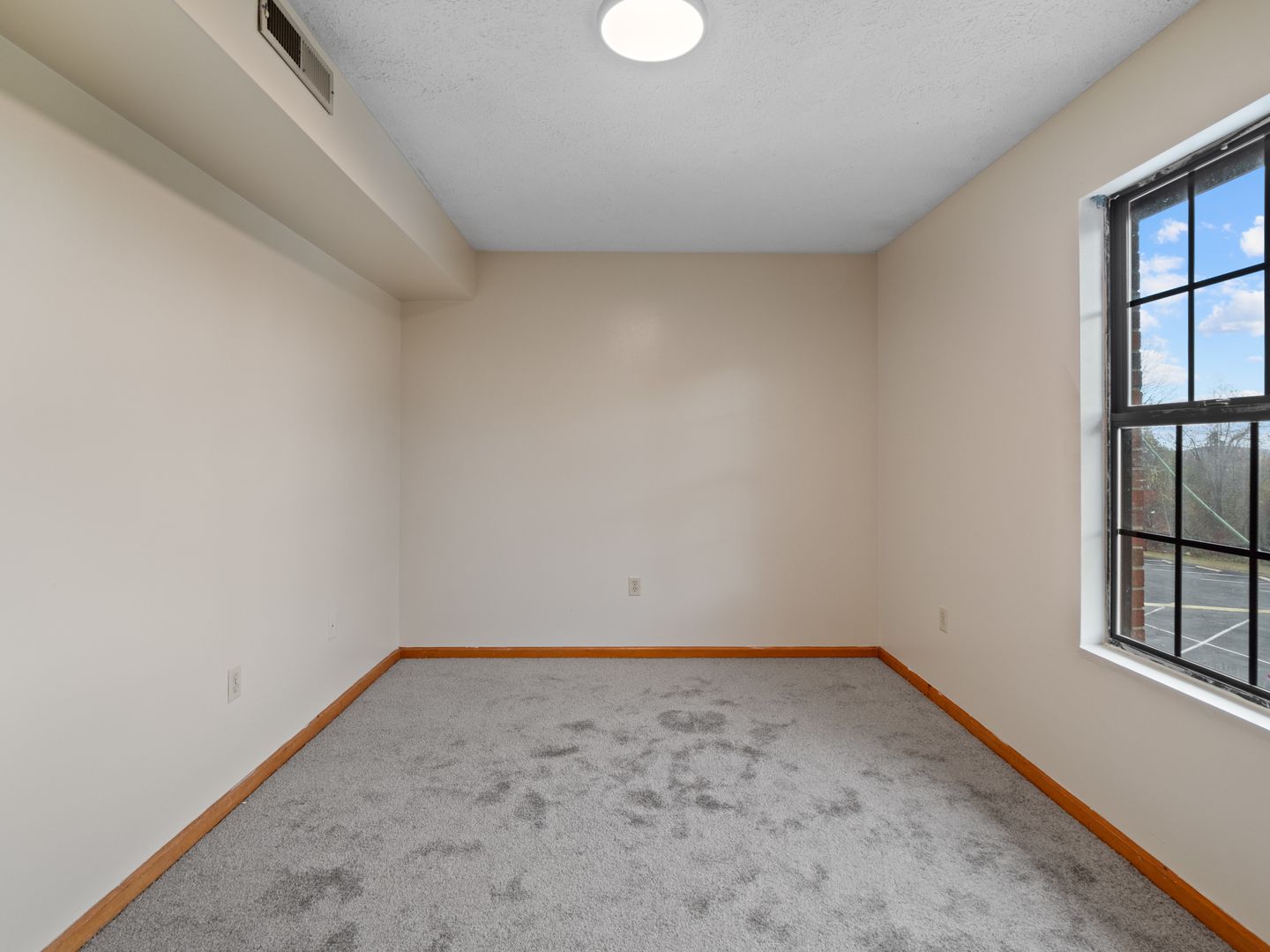 Collinsville Apartment: 115 Belva Lane