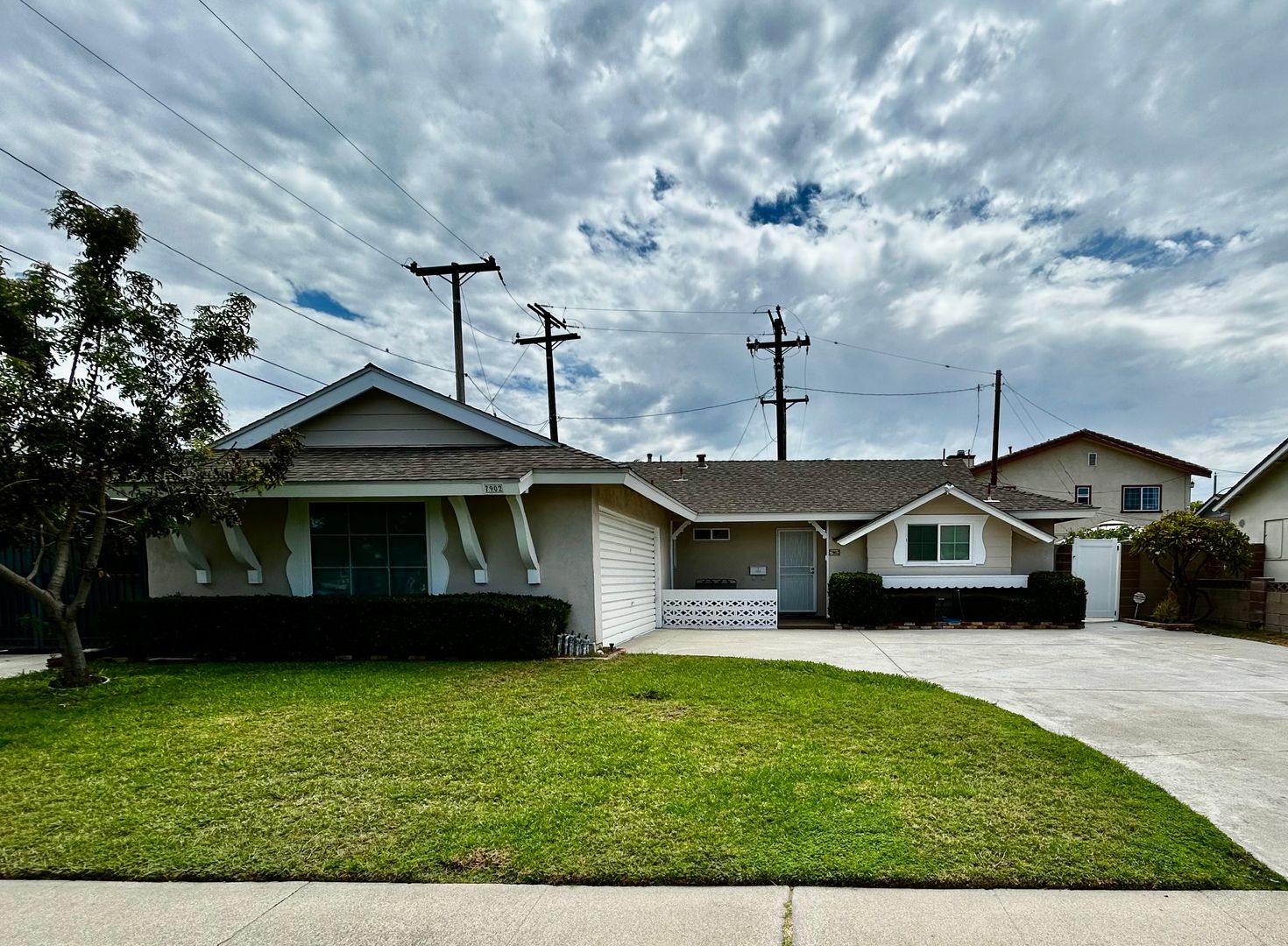 Buena Park House: 7902 El Toro Way