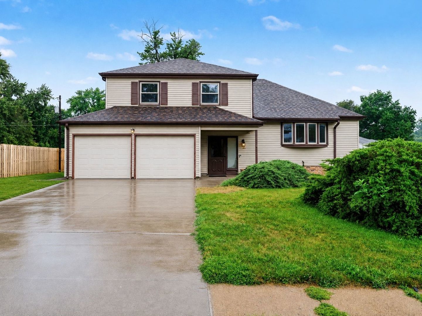Bellevue House: 1801 Sherry Drive