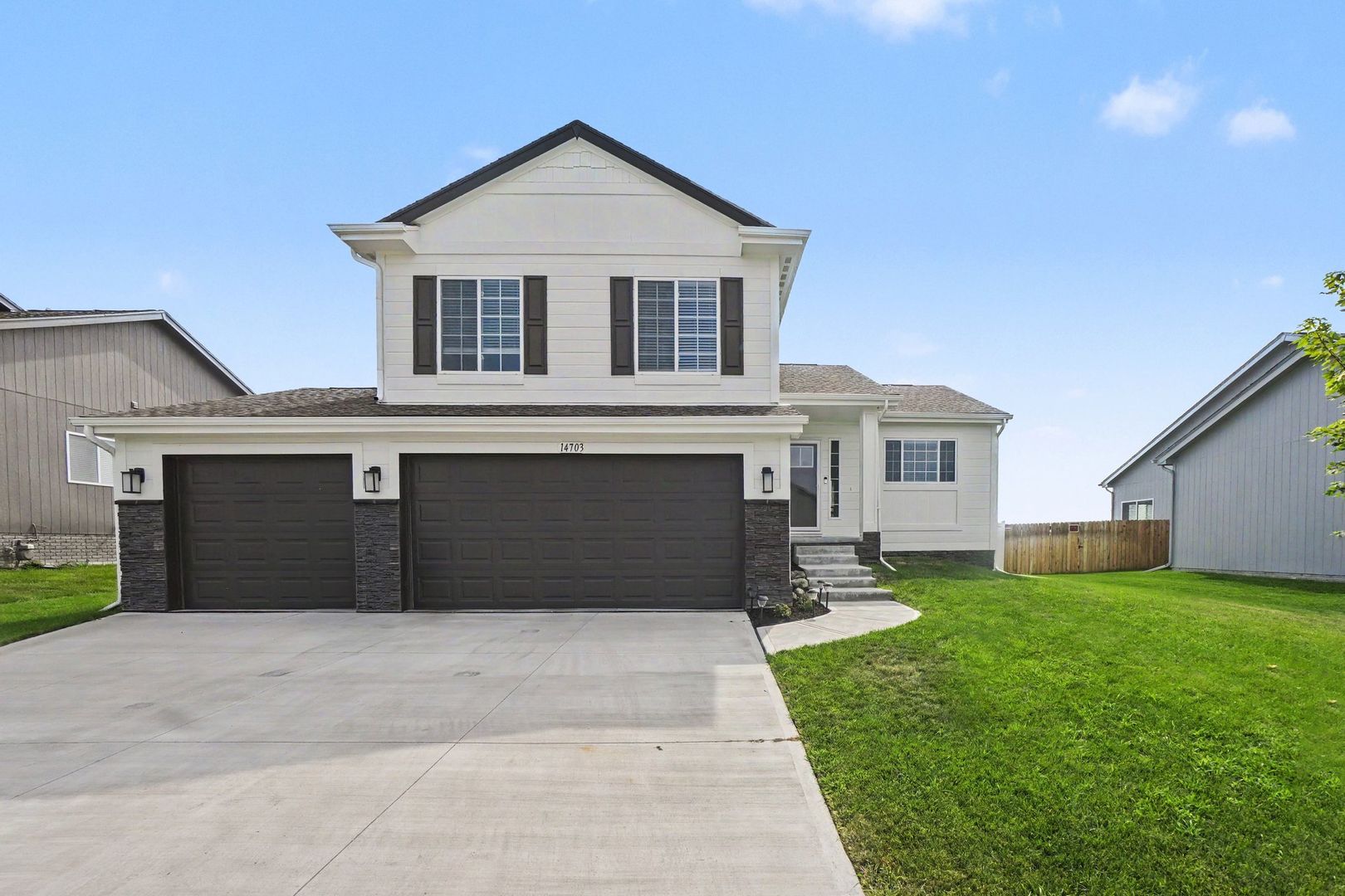 Bellevue House: 14703 South 19th Street