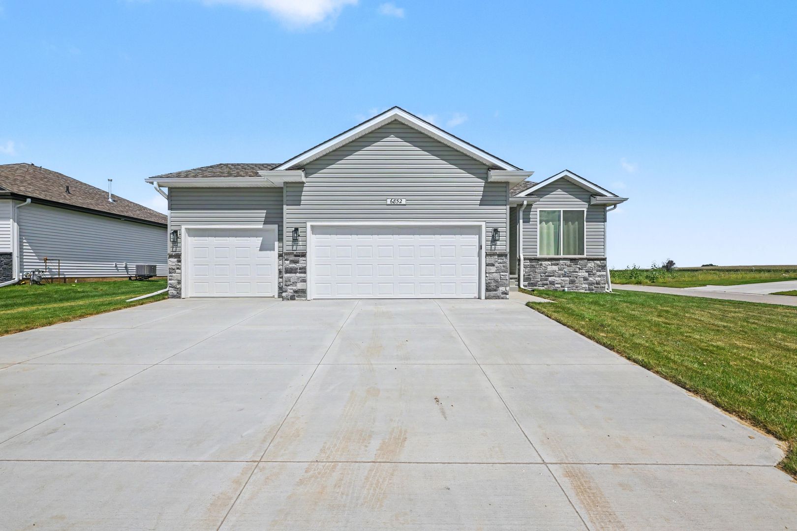Papillion House: 6852 Portage Drive