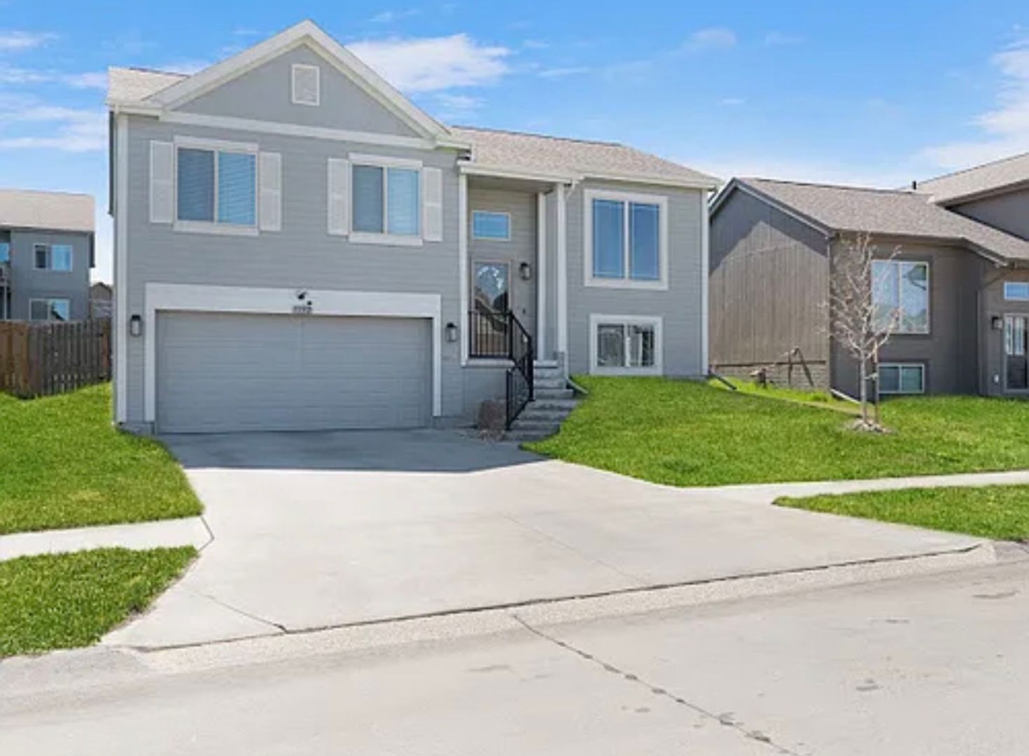 Omaha House: 7752 North 88th Avenue