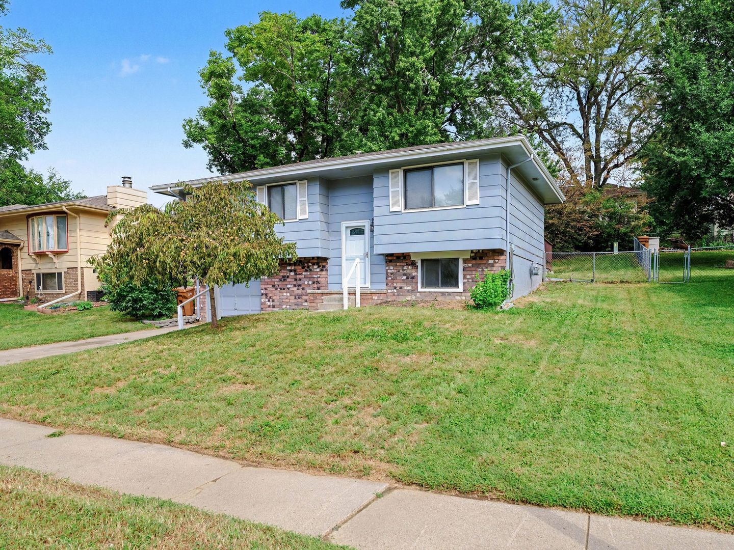 Bellevue House: 11809 South 34th Street