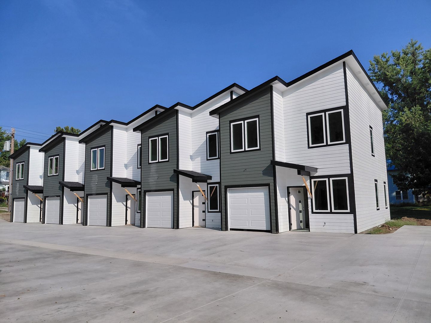 Wamego Apartment: 705 Ash